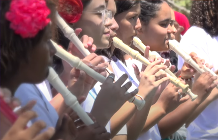 Educação musical transformando vidas com o projeto Flautistas da Marambaia na escola Professor Vieira Fazenda