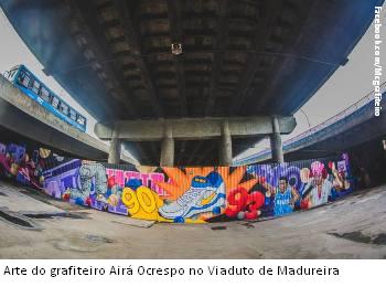Aira Ocrespo Pintura feita no tradicional Espaco Cultural Viaduto de Madureira