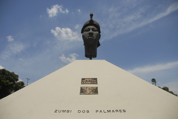 Movimento a Zumbi dos Palmares no Centro do Rio de Janeiro